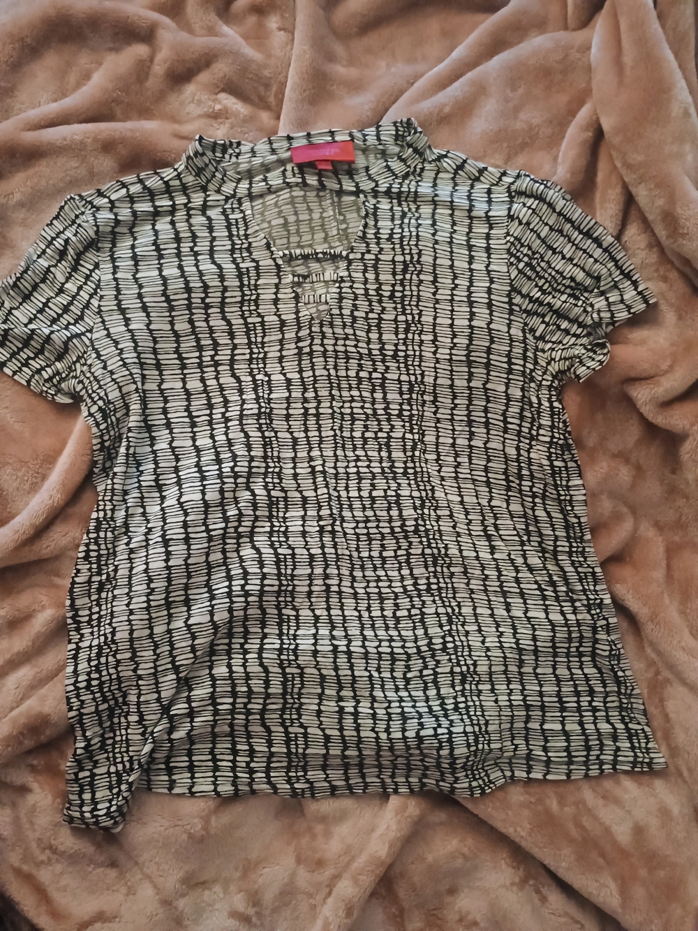 Black & White Patterned Short Sleeve Women's Top
